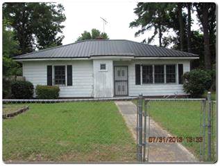 504 Larkspur Rd., Kinston, NC 28501 