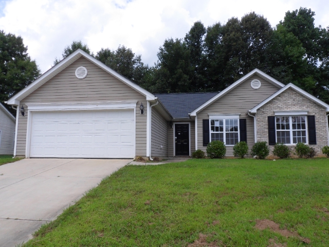 1177 Maple Ridge Dr, Burlington, NC 27217 