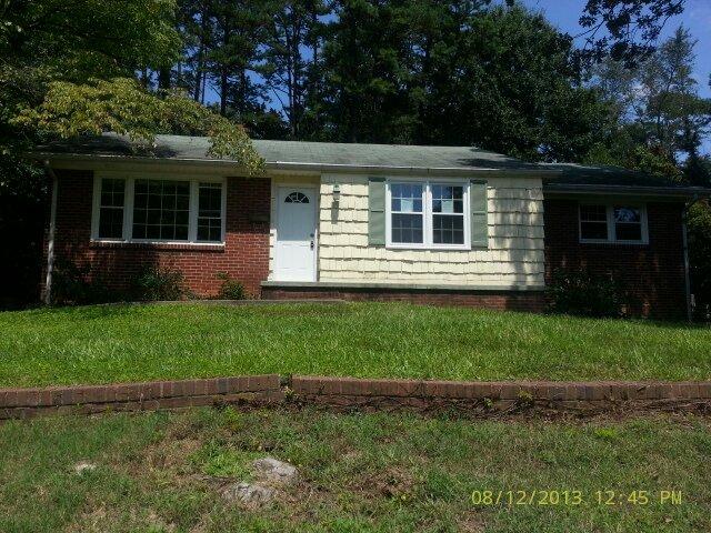 3027 Kinnamon Rd, Winston Salem, NC 27104 