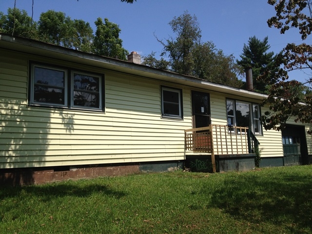 284 Mingus Street, Canton, NC 28716 