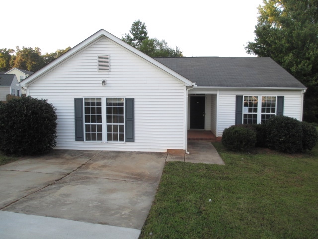 9845 Sweet Plum Dr, Charlotte, NC 28215 