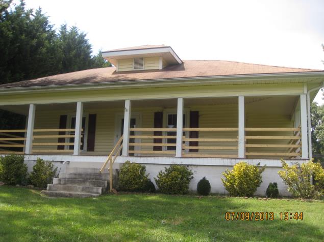 1435 Mountain View Rd, King, NC 27021 