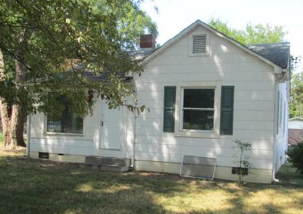 706 Rogers Lake Rd, Kannapolis, NC 28081 