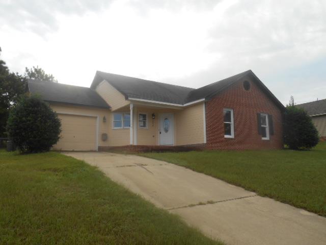 5876 Corner Oaks Dr, Hope Mills, NC 28348 