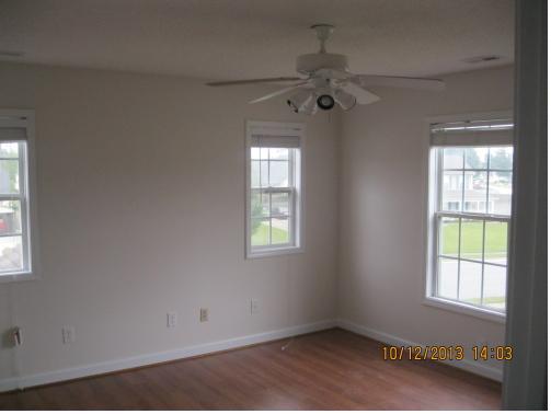 859 Pine Valley Rd, Jacksonville, NC 28546 