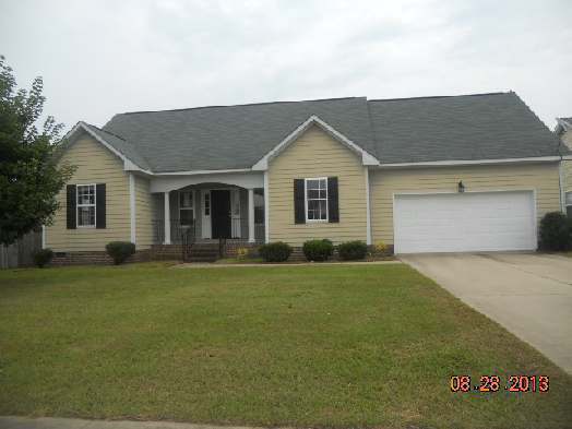 1005 Thistle Gold Dr, Hope Mills, NC 28348 