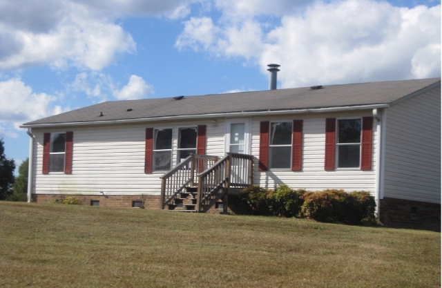 1035 Tyler Road, Walnut Cove, NC 27052 