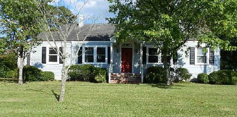 219 South Cumberland Street, Wallace, NC 28466 