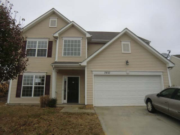 7937 Mossycup Drive, Charlotte, NC 28215 