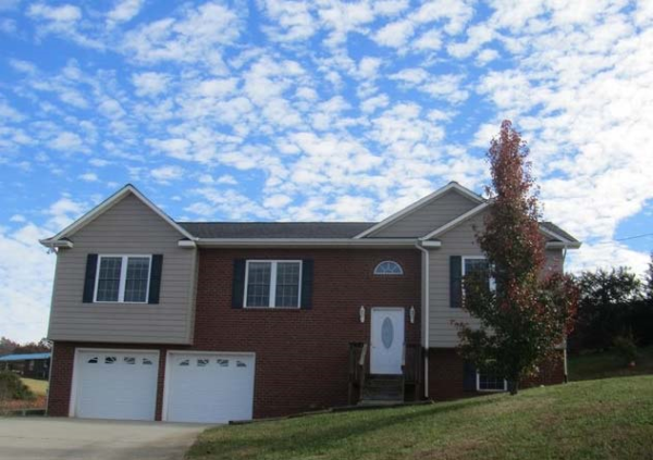 2209 Olde West Ct, Hudson, NC 28638 