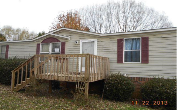 1017 Erin Ln, Yadkinville, NC 27055 