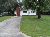 708 Ivey St, Wallace, NC 28466 