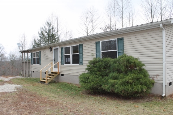 47 Lakeview Dr, Almond, NC 28702 