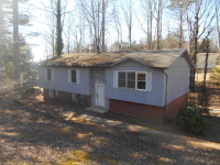 915 Hawthorne Dr NE, Lenoir, NC 28645 