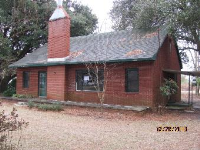 606 Chestnut St, Bladenboro, NC 28320 