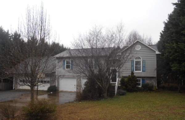 3777 Pennsylvania Ave, Lenoir, NC 28645 