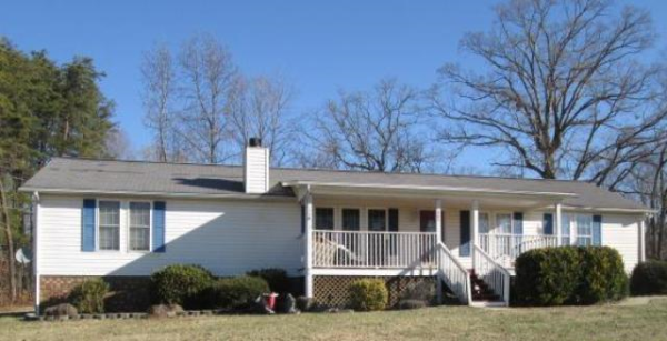 904 Lake Drive, Kernersville, NC 27284 