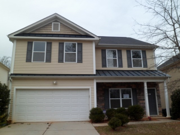 8703 Earthenware Dr, Charlotte, NC 28269 