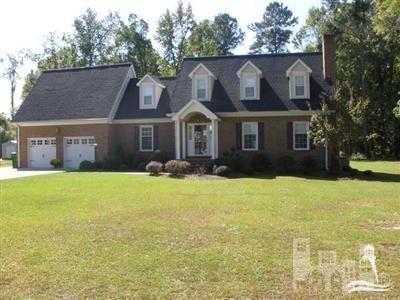 107 East White Oak St, Lake Waccamaw, NC 28450 