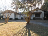 207 Edgewood Dr, Clinton, NC 28328 