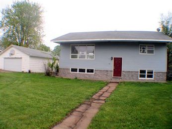 209 Locust St, Nickerson, NE 68044 