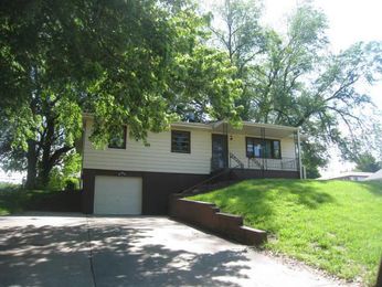 4901 N 58th St, Omaha, NE 68104 