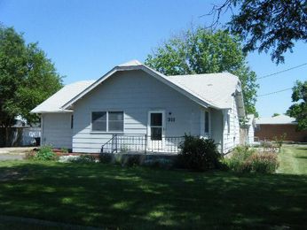 311 Poplar St, Sutherland, NE 69165 