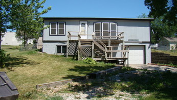 113 S 3rd St, Elmwood, NE 68349 