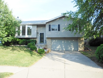 8215 Tucker Street, Omaha, NE 68122 