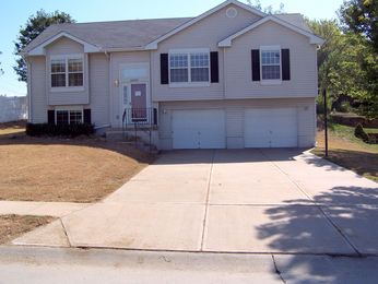 6901 S 152nd St, Omaha, NE 68138 