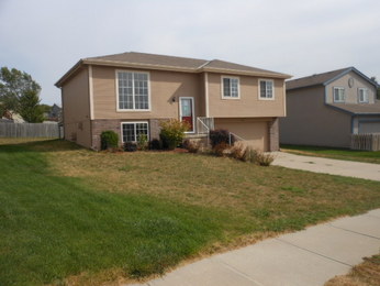 1107 Marshall Circl, Papillion, NE 68046 