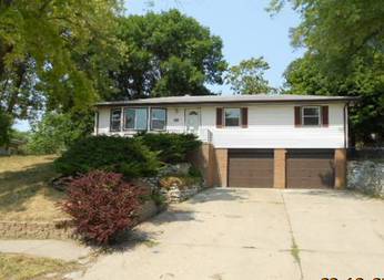 9224 Grand Ave, Omaha, NE 68134 