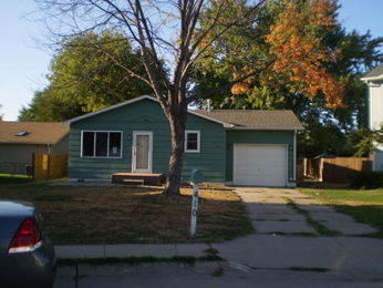 410 Delaware Ave E, Grand Island, NE 68801 