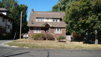 1215 S 17th St, Lincoln, NE 68502 