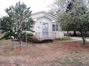 217 E 16th St, Cozad, NE 69130 