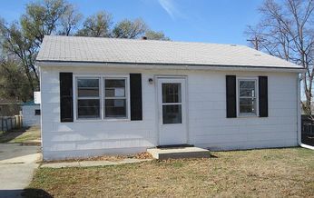 2241 N 32nd St, Lincoln, NE 68503 