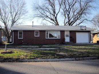 14711 Jamestown St, Waverly, NE 68462 