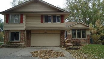 1113 Michelle Pkwy, Papillion, NE 68046 