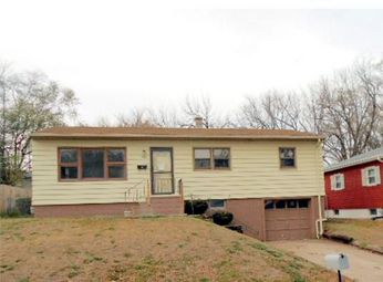 704 W 31st Ave, Bellevue, NE 68005 