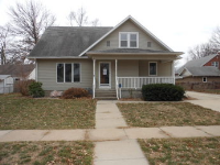 737 W 9th St, Fremont, NE 68025 