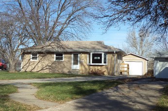 4649 N 94th St, Omaha, NE 68134 