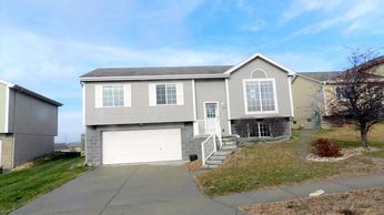 7724 Fillmore St, Omaha, NE 68122 