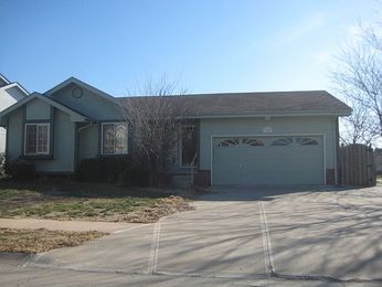 15547 Josephine St, Omaha, NE 68138 