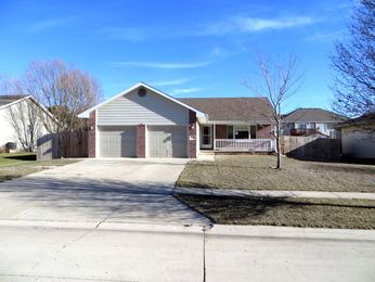 630 S Evergreen Dr, Seward, NE 68434 