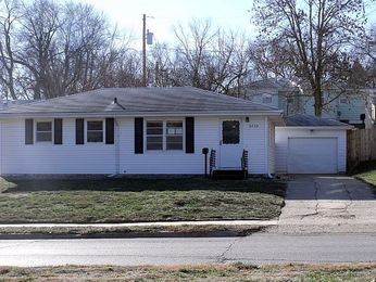 9223 Tomahawk Blvd, Omaha, NE 68134 