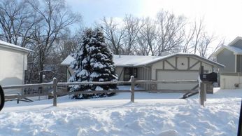 3727 Lawnwood Dr, Bellevue, NE 68123 