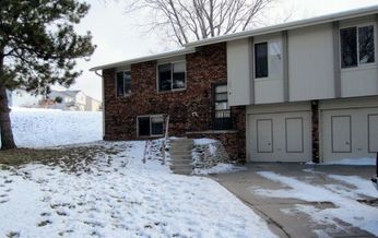 2304 Arlington Pl, Bellevue, NE 68123 