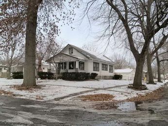 2524 S 12th St, Lincoln, NE 68502 