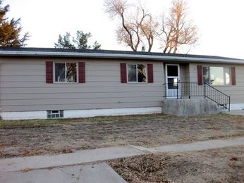 404 E D St, Trenton, NE 69044 