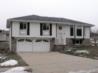 205 Windsor Dr, Papillion, NE 68046 